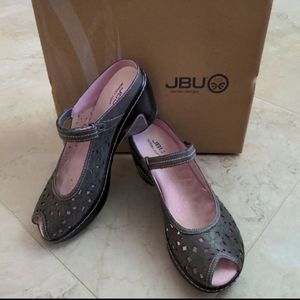 JBU BY JAMBU CAMINO WEDGE SANDALS